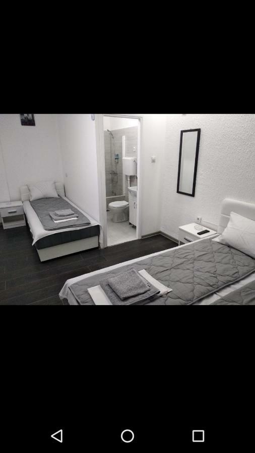 Apartmani Pinokio Ni Exteriér fotografie