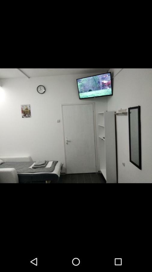 Apartmani Pinokio Ni Exteriér fotografie