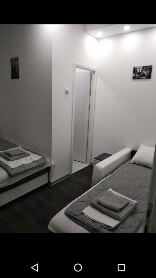 Apartmani Pinokio Ni Exteriér fotografie