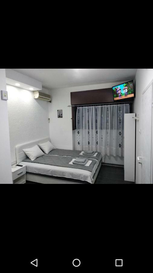 Apartmani Pinokio Ni Exteriér fotografie
